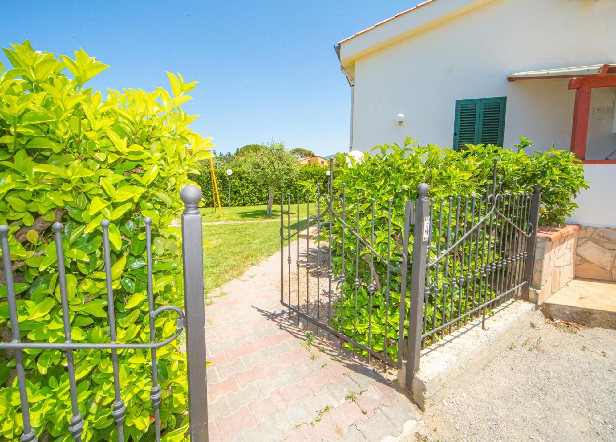 Case Vacanze Mare Nostrum - Villas In Front Of The Beach With Pool Campofelice Di Roccella Ngoại thất bức ảnh